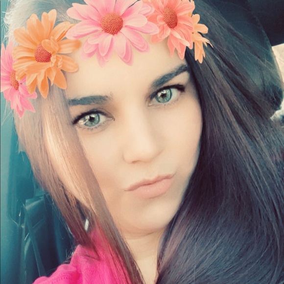 Meet your Posher, Yoandra - Picture 1 of 1